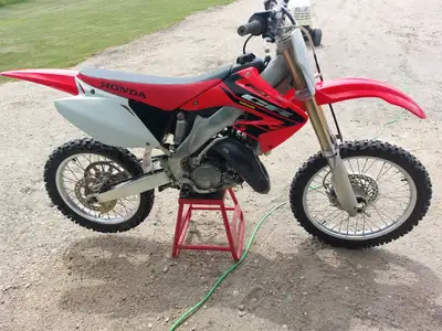 2004 Honda CR 125 2 Stroke Mint Condition. All stock. No mods. Bike is extremely clean. Original pla...
