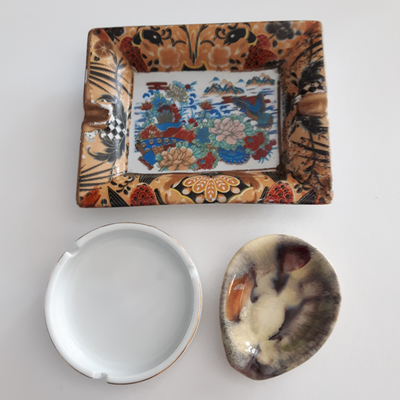 3 CONTENANTS NEUFS EN CÉRAMIQUE POUR FUMEURS: $10.00 POUT LES 3, View more