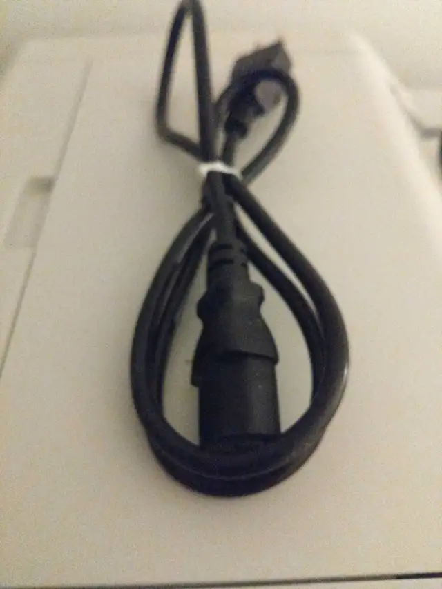 Power Cord in Cables & Connectors in Oakville / Halton Region - Image 2