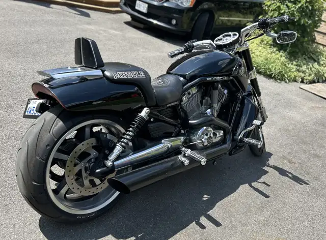 2012 Harley Davidson VROD Muscle Anniversary Edition in Sport Touring in Ottawa - Image 6