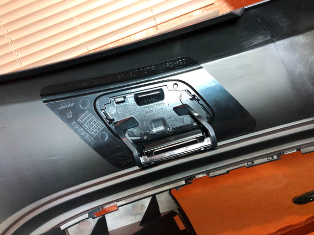 Audi A4, Q5 headlamp washer and door shells in Auto Body Parts in Vancouver - Image 2