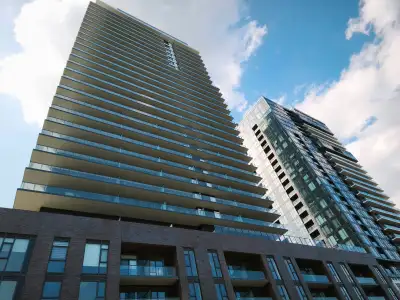 Brand new condo offers exceptional lakefront and downtown lifestyle , ideally located in the heart o...