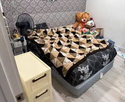 Room for rent available at border street in 2 bedroom basement with kitchen, bath, large living area...