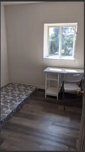 Great Location! Private Rooms 4 Rent - Uptown Waterloo Free Wifi, View more