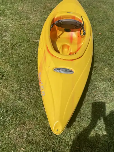 This is a nice 8 ft. sit-in Kayak that is in good condition and is lightweight and easy to handle. H...