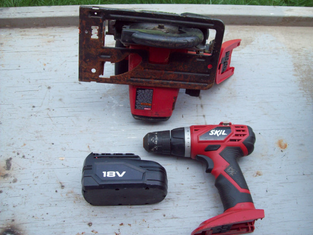 Skil 18 volt cordless drill and circular saw in Power Tools in Windsor Region - Image 2