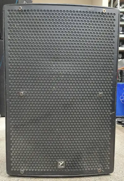 Yorkville Parasource PS15P 4400 watt Powered Loud speaker. Works as it should. 700 obo