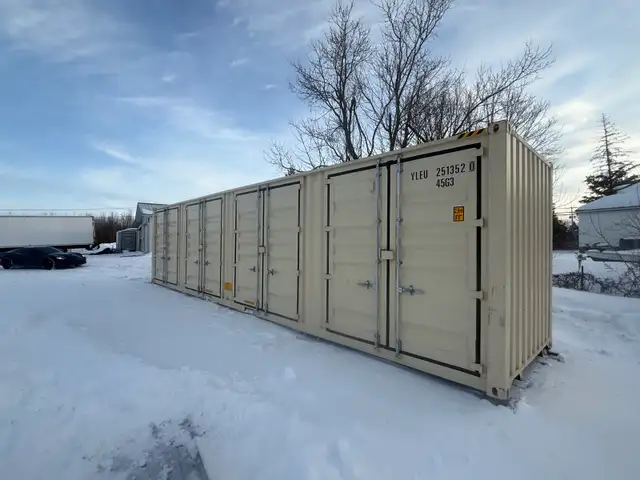  SCRATCH & DENT SALE – 40FT FOUR-DOOR SHIPPING CONTAINERS  in Outdoor Tools & Storage in Ottawa - Image 5