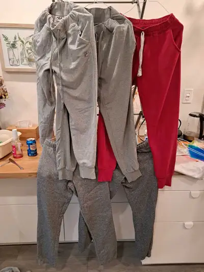 5 pantalons joggings small (14-16 ans), View more