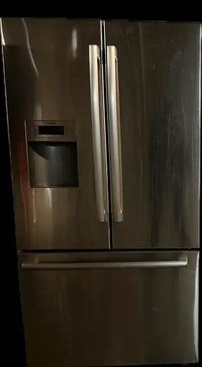 Bosch Refrigerator with ice and water dispenser In good working condition.