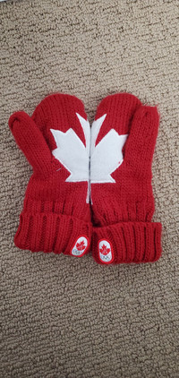 Team Canada mitts/mittens