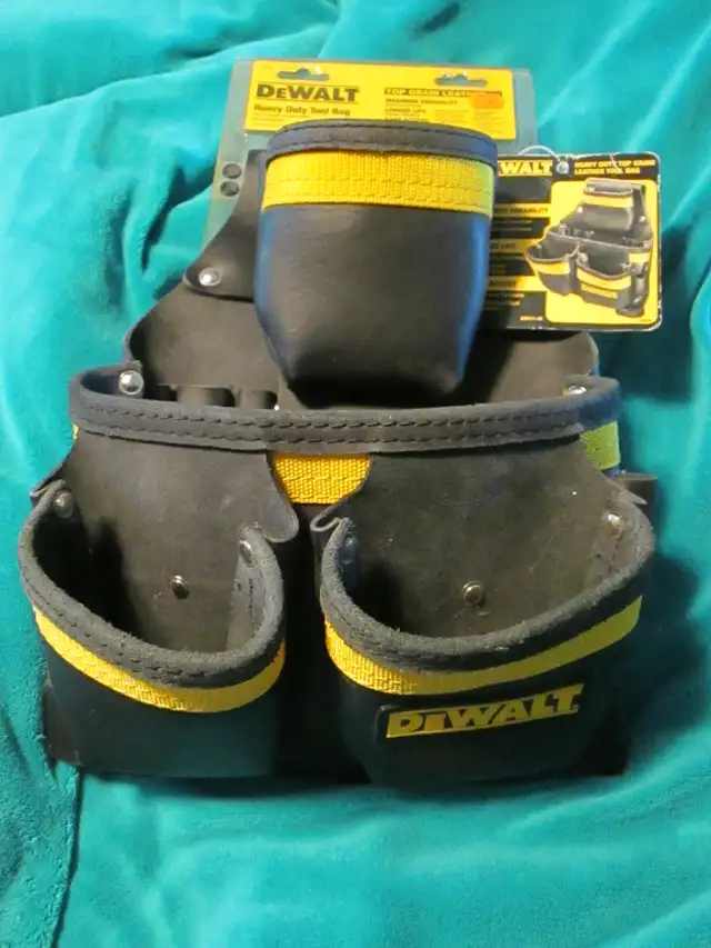 DEWALT TOP GRAIN LEATHER TOOL POUCH in Hand Tools in St. Catharines - Image 2