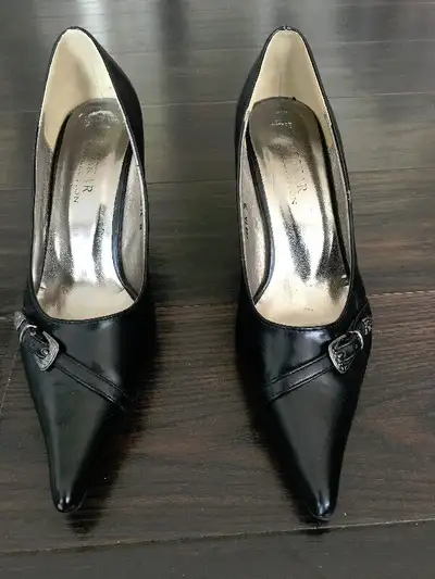 Pump shoes black leather, View more