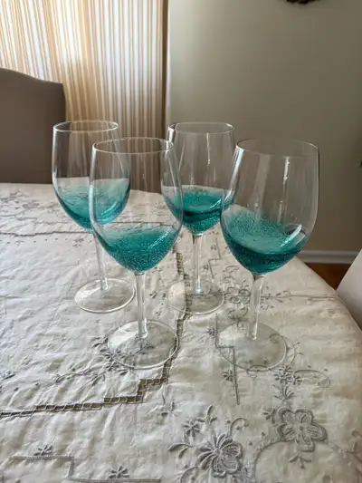 Set/4 wine glasses , View more