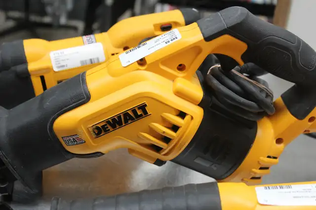 DeWALT Reciprocating Saws in Power Tools in Peterborough - Image 8