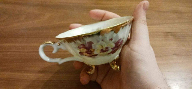 Tasse de thé vintage à trois pattes Gift Craft Fine China Japan dans Art et objets de collection  à Longueuil/Rive Sud