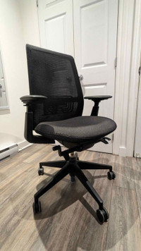 Chaise de bureau ergonomique - Réglable, Confortable, Comme Neuv