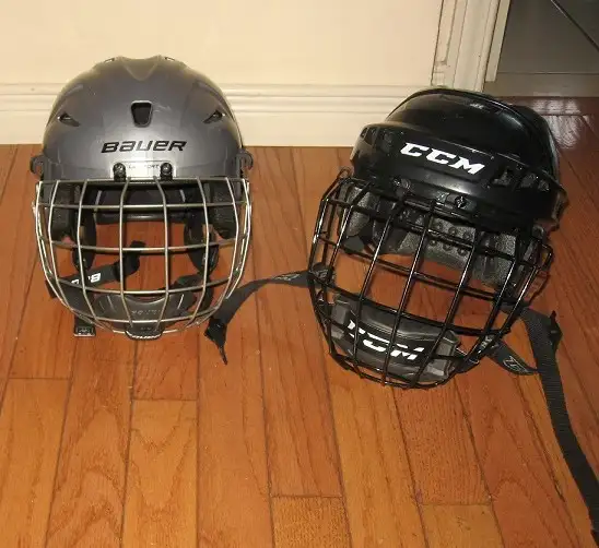 Kids Hockey Ice Skates size Jr.11, Jr12, Jr.12 to 2 Adj/ Helmets in Hockey in City of Toronto - Image 6