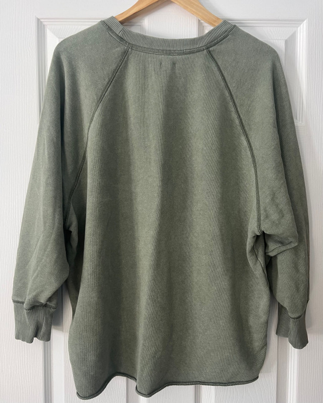 Aerie Green Cozy Sweater size Large in Women's - Tops & Outerwear in Markham / York Region - Image 3