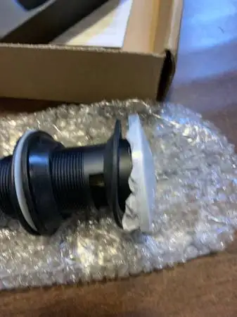 SOBRIO BF1779-160 Single hole lavatory faucet w/push drain & ove in Plumbing, Sinks, Toilets & Showers in Burnaby/New Westminster - Image 4