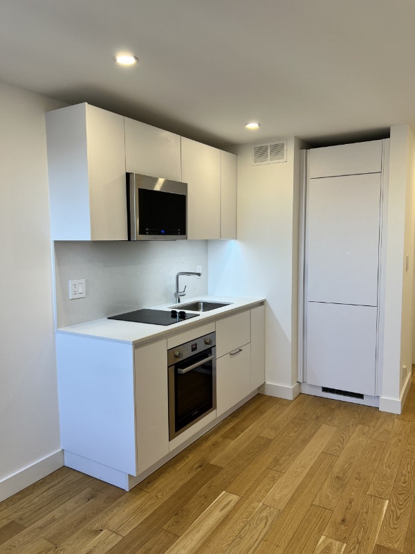 Bachelor Unit for rent 6 Month Short Term Short Term Rentals City