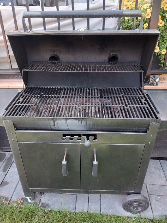 Barbecue to give away Free Stuff Calgary Kijiji