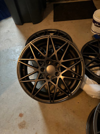 18” alloy wheels 