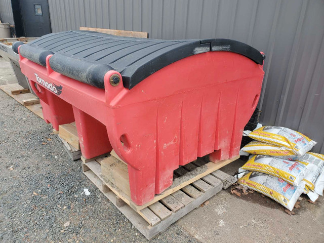 Western salt/sander spreader  in Other in Sudbury - Image 2