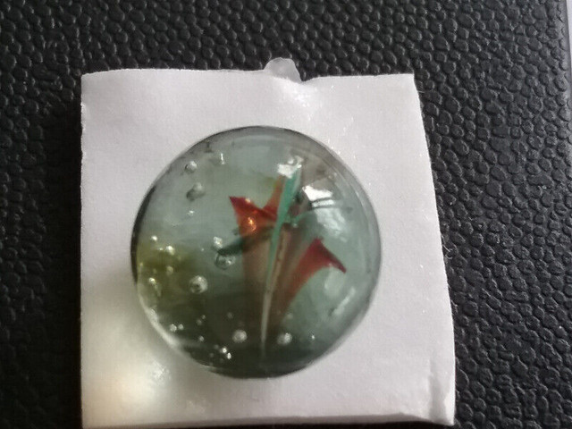 Vintage Marble - 5/8" 1 Colour Cross-thru (red/white/teal) in Arts & Collectibles in Oshawa / Durham Region - Image 2