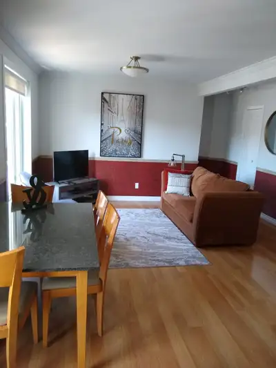 Grand 3 et demi meublé, chauffé et éclairé idéal pour travailleur. Location à cour terme sans bail....