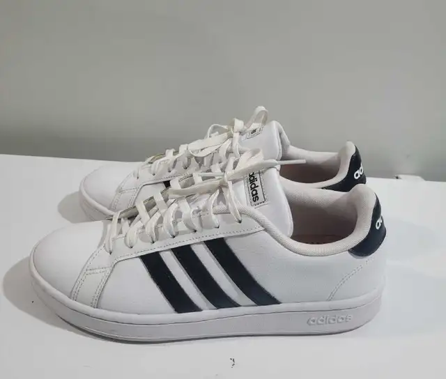 Men's Adidas Grand Court Sneakers size 10 (VAUGHAN) in Men's Shoes in Mississauga / Peel Region - Image 2