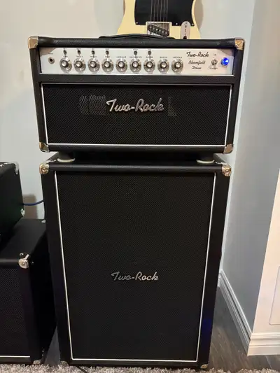 Absolutely mint condition, never gigged and have never taken it out of my studio. I am the original...