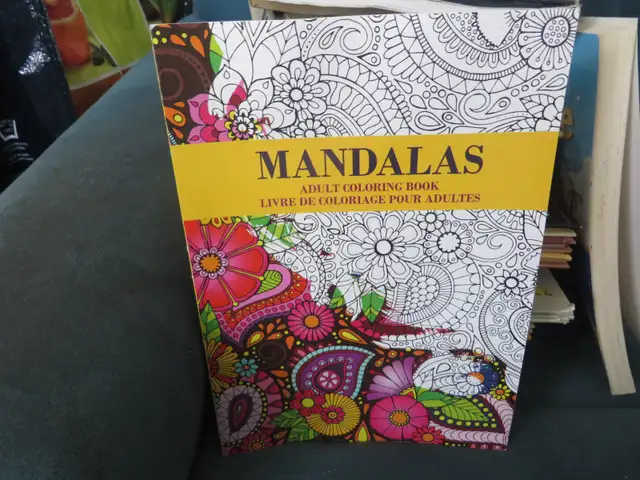 Loisir - Cahier de Desin et Mandalas in Hobbies & Crafts in Québec City - Image 4