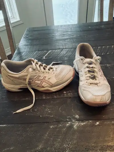 Almost new ASICS Gel-Rocket 11 women's size 9 indoor court shoes, View more