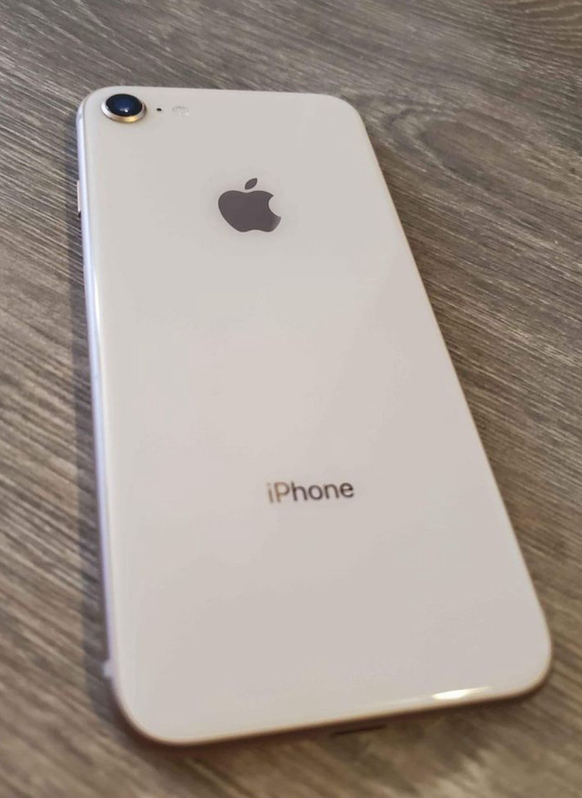 Apple iPhone 8 64G Unlocked in Cell Phones in Windsor Region - Image 2
