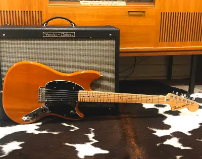 Fender Mustang, View more
