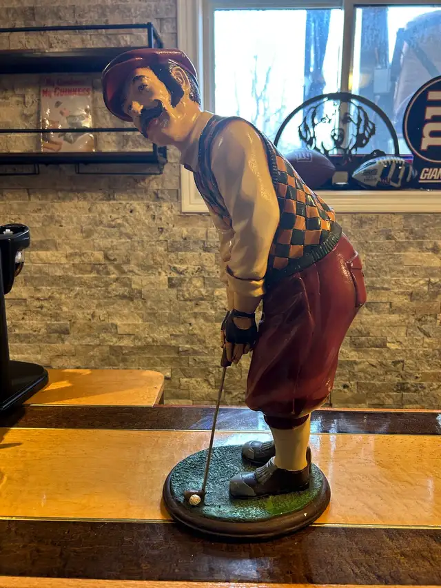 Golfer Statue64520000212993120