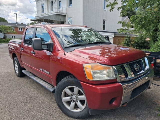 Nissan Titan SV 4x4 2013 – 284 000 km – Pour pièces ou réparer — photo 3