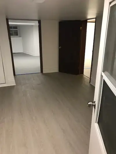 QUEEN ST WEST: 2 BR BSMT APT