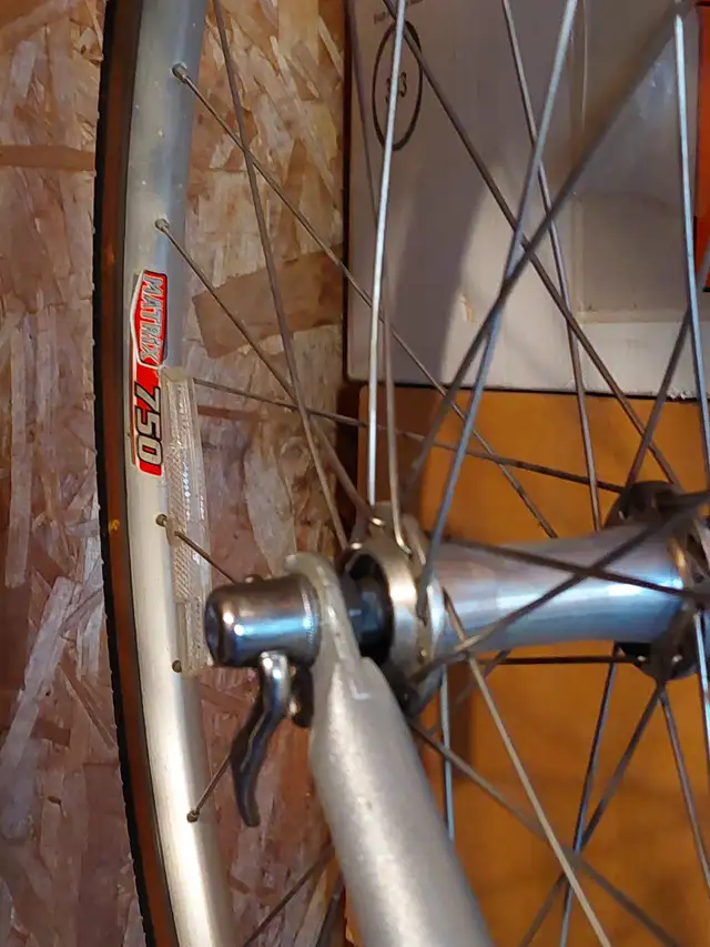 vélo trek multitrack 7200  alpha aluminium in Cruiser, Commuter & Hybrid in Laval / North Shore - Image 11