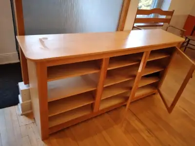 Meuble 68'' * 32'' * 15'' 2 portes vitrées, View more