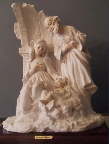 Giuseppe Armani Christmas Figurine "The Nativity Scene". in Holiday, Event & Seasonal in Winnipeg - Image 4