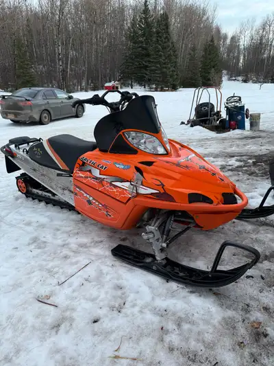 Selling my 2008 Arctic cat m8 sno pro 3800km 153 track 2” lugs, track is in good condition no rips o...