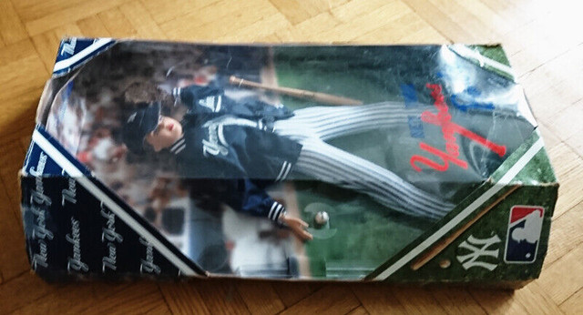 Vintage 1999 Collectible Mattel New York Yankees Barbie Doll in Arts & Collectibles in Oshawa / Durham Region - Image 4