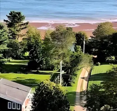 Bay of Fundy 3 bedroom 2 bathroom  year round home, View more