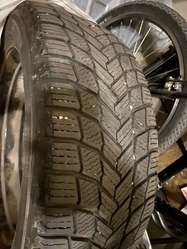 Michelin Snow Tires with Rims - 215 55 R 17 in Tires & Rims in Kingston - Image 5