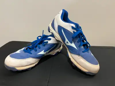 Mizuno Blue and White Size: US 7