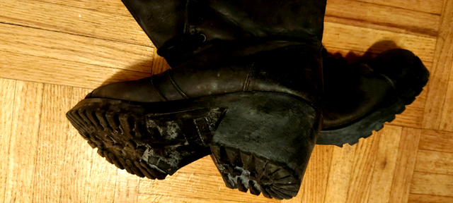 Leather knee high laced boots size 7 Women in Women's - Shoes in City of Toronto - Image 10