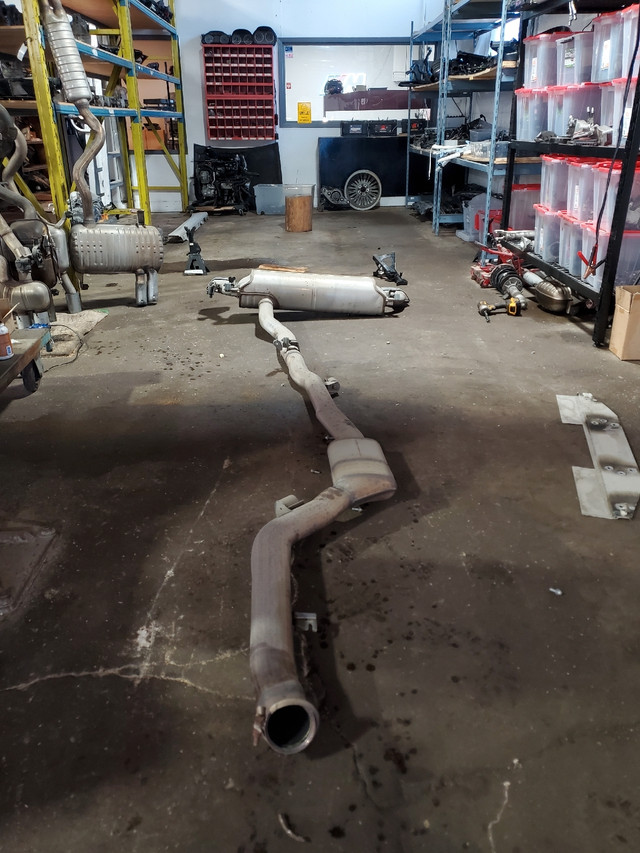 BMW 530i Exhaust Stock G30 2017 - 2022 b46 oem  in Engine & Engine Parts in Mississauga / Peel Region - Image 2