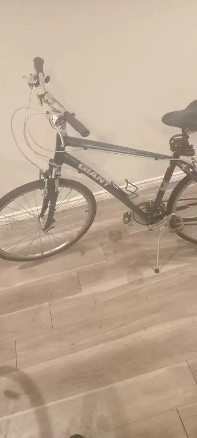 vélo  giant comme neuf , View more